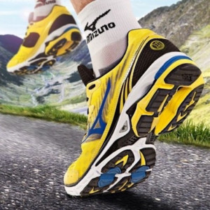 Беговые кроссовки Mizuno